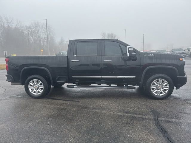 Used 2024 Chevrolet Silverado 2500 High Country image 2