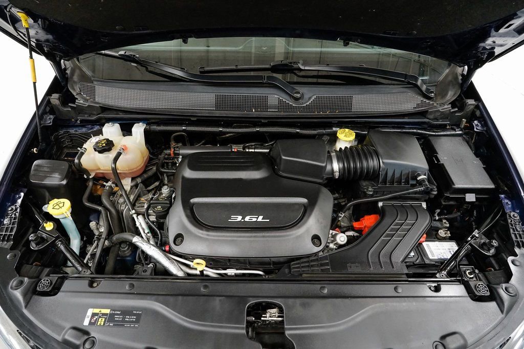 Used 2019 Chrysler Pacifica Touring-L Plus w/ Advanced Safetytec Group image 4