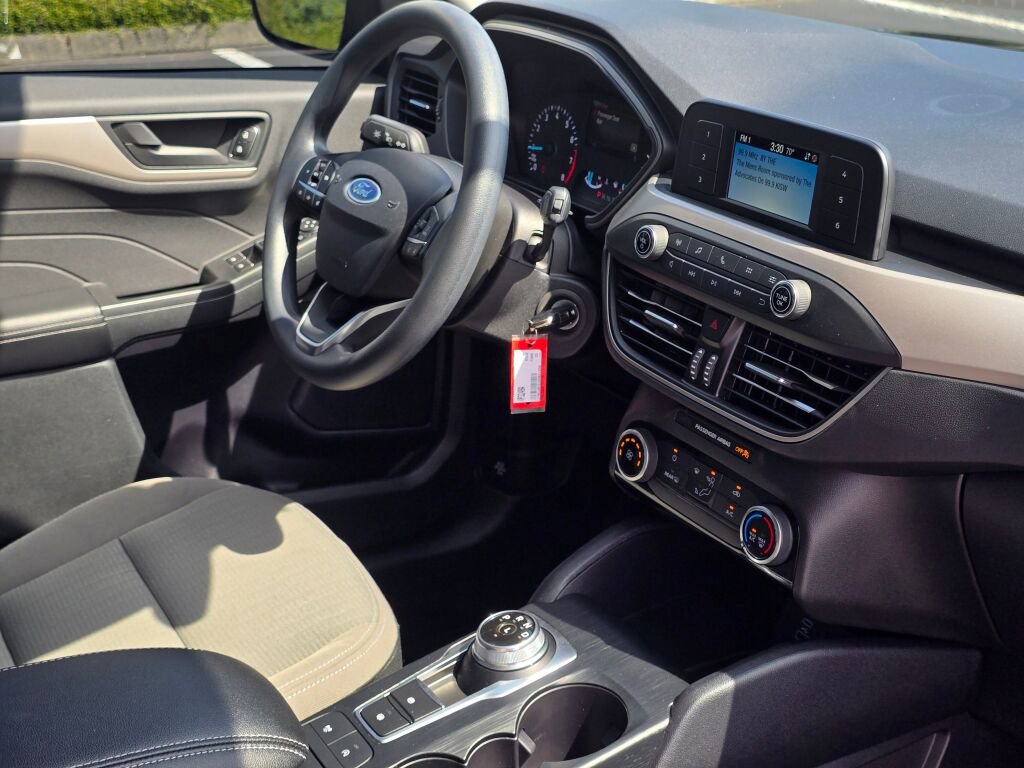 Used 2022 Ford Escape S image 41