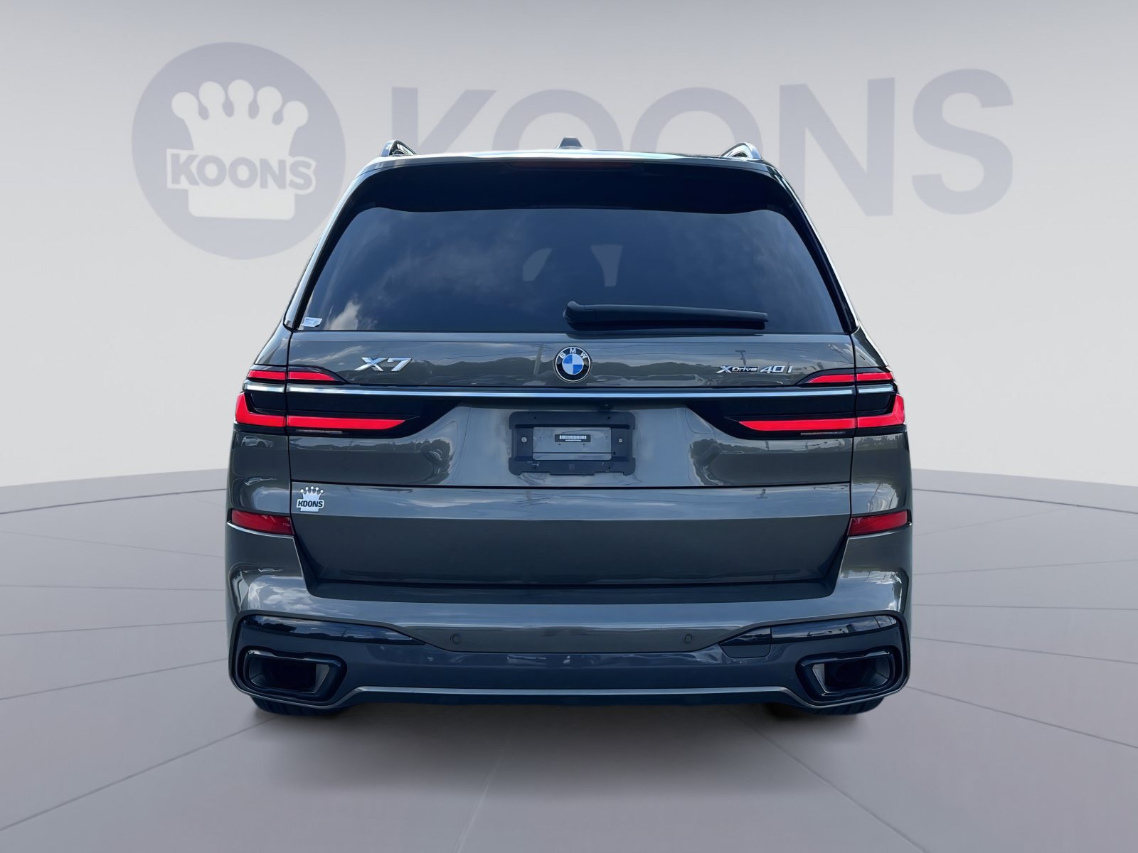 Used 2023 BMW X7 xDrive40i w/ M Sport Package AWD/4WD image 5
