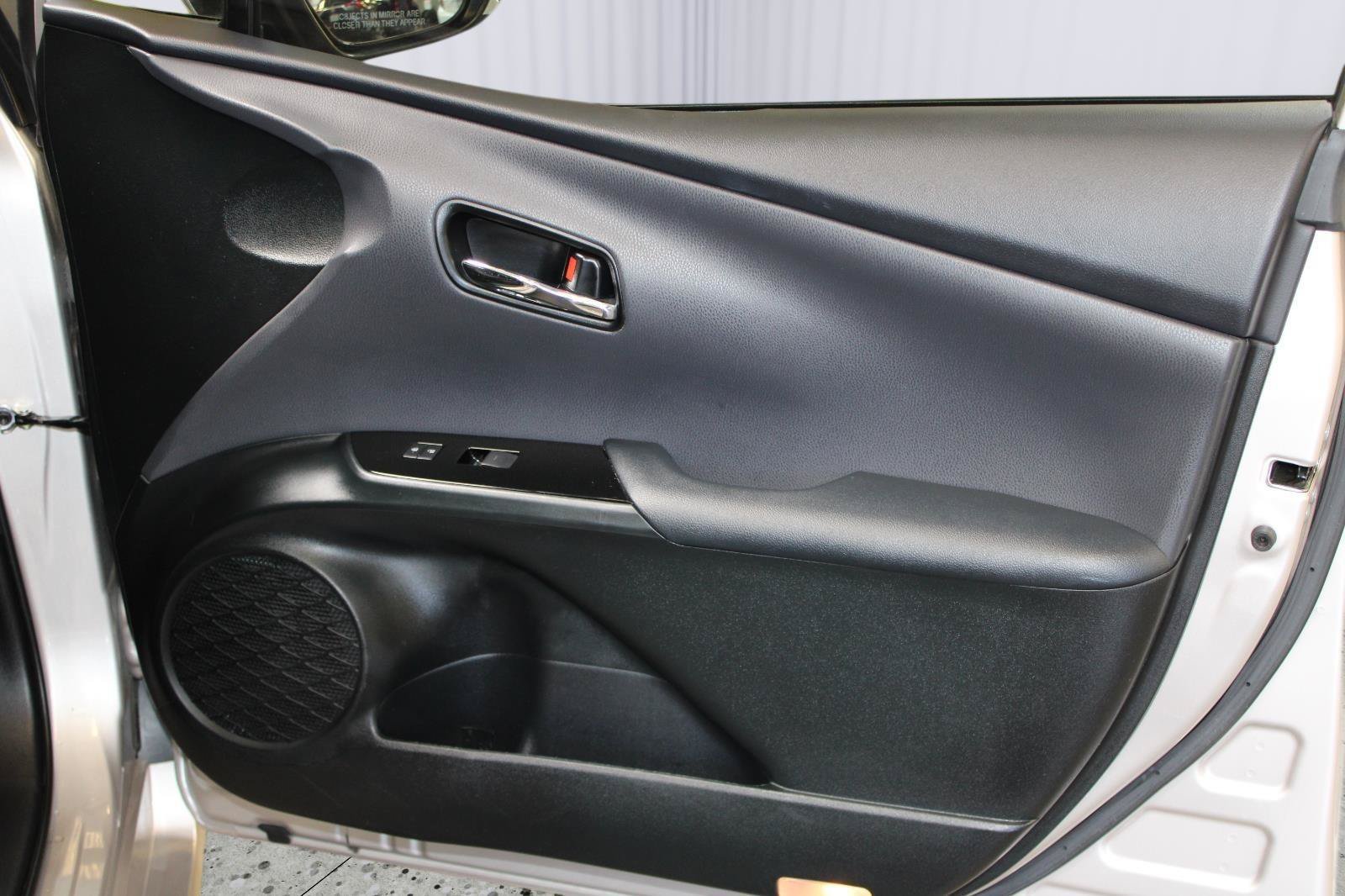 Used 2021 Toyota Prius Prime XLE FWD image 40