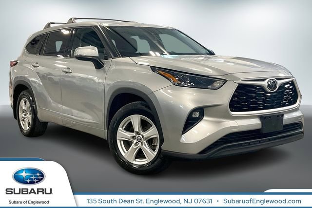 Used 2022 Toyota Highlander LE