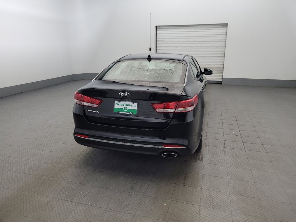 Used 2018 Kia Optima LX w/ 17" Alloy Wheels Package FWD image 7