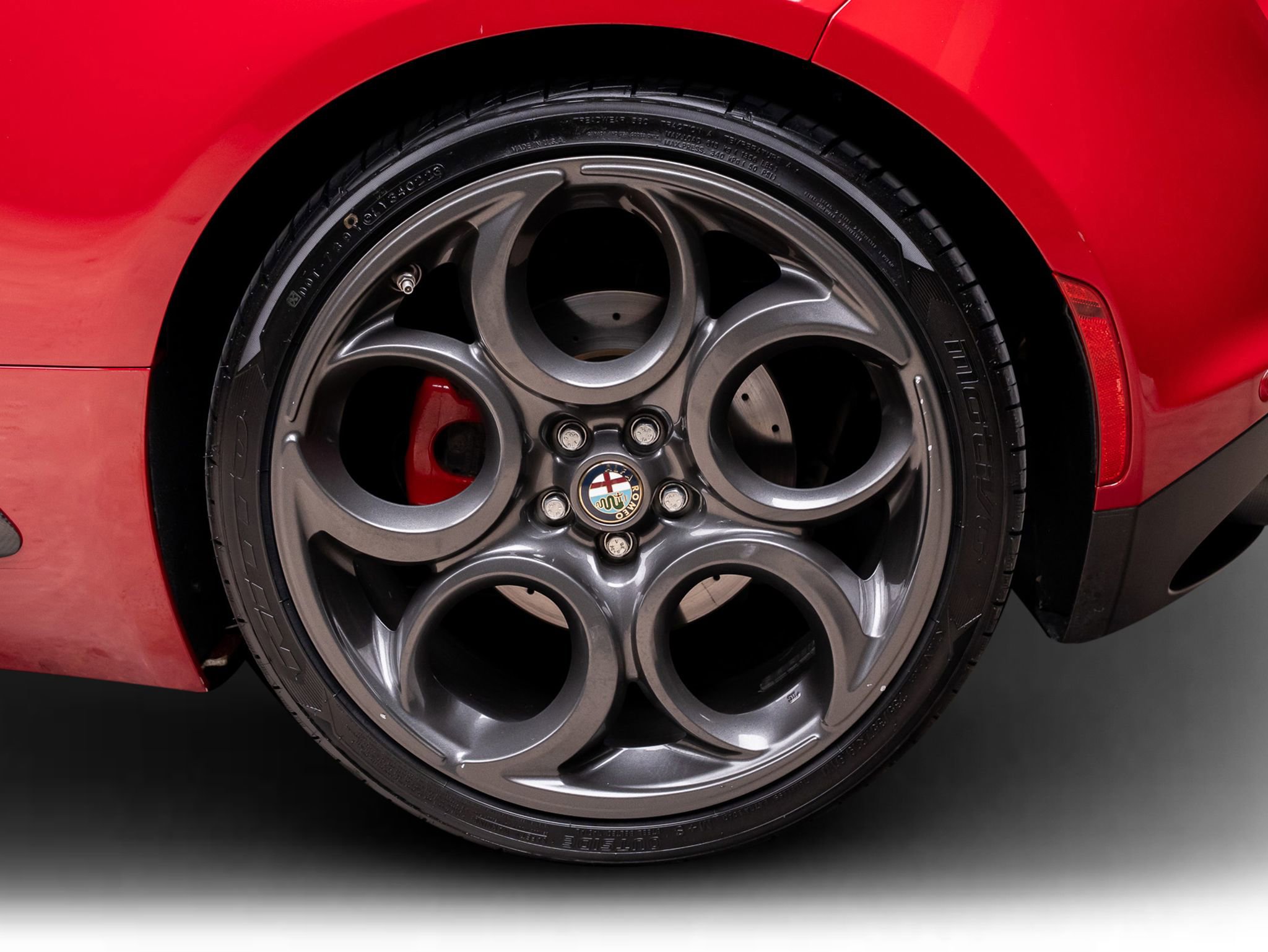 Used 2015 Alfa Romeo 4C Spider w/ Spider Track Package RWD image 27