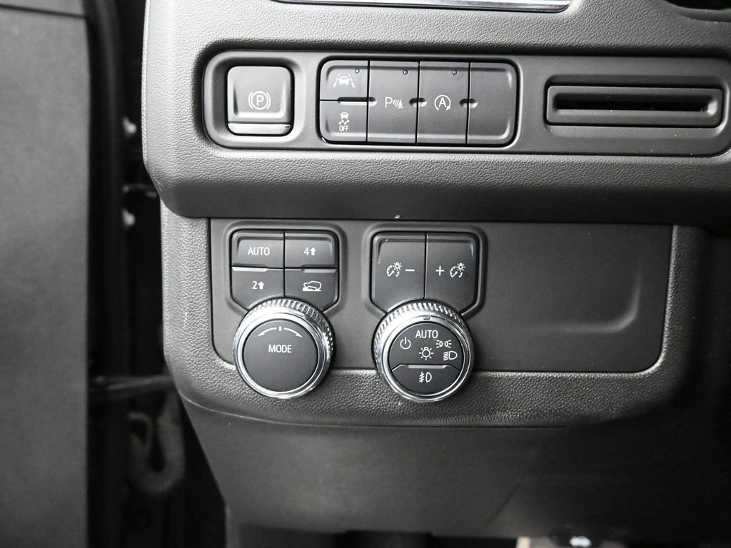Used 2024 GMC Yukon XL SLT image 33