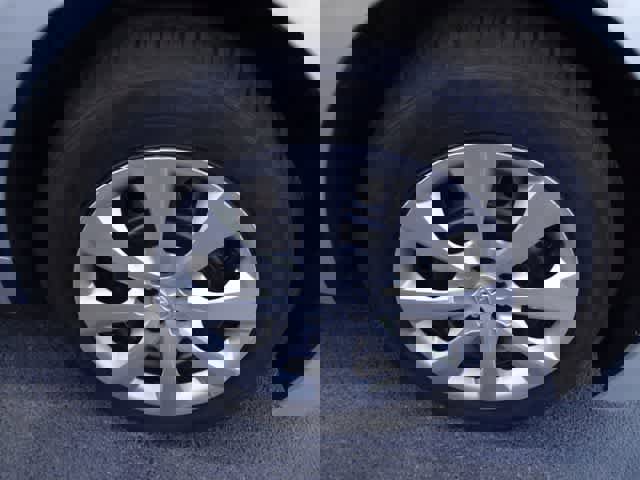 Used 2025 Toyota Corolla LE image 14