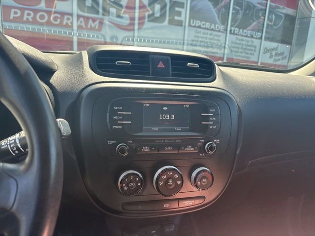 Used 2016 Kia Soul + image 18