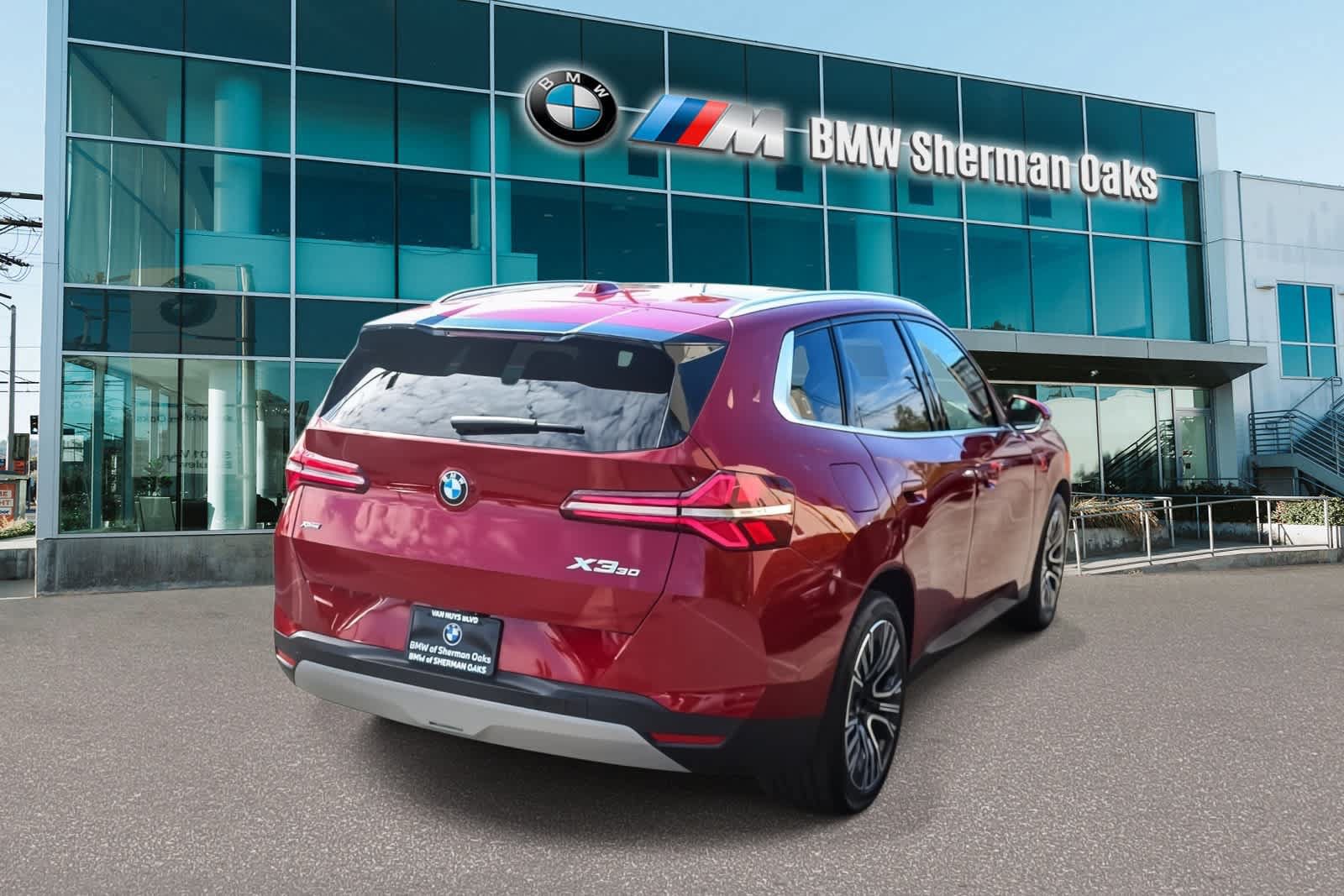 Used 2025 BMW X3 xDrive30i AWD/4WD image 4