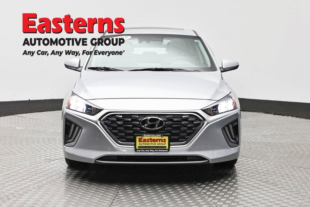 Used 2022 Hyundai Ioniq SEL FWD image 2