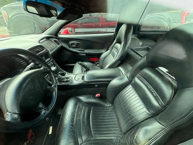 Used 1998 Chevrolet Corvette Coupe w/ Performance Handling Pkg RWD image 7