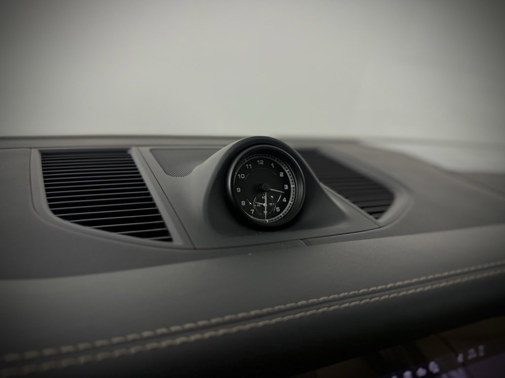 New 2025 Porsche Macan image 30