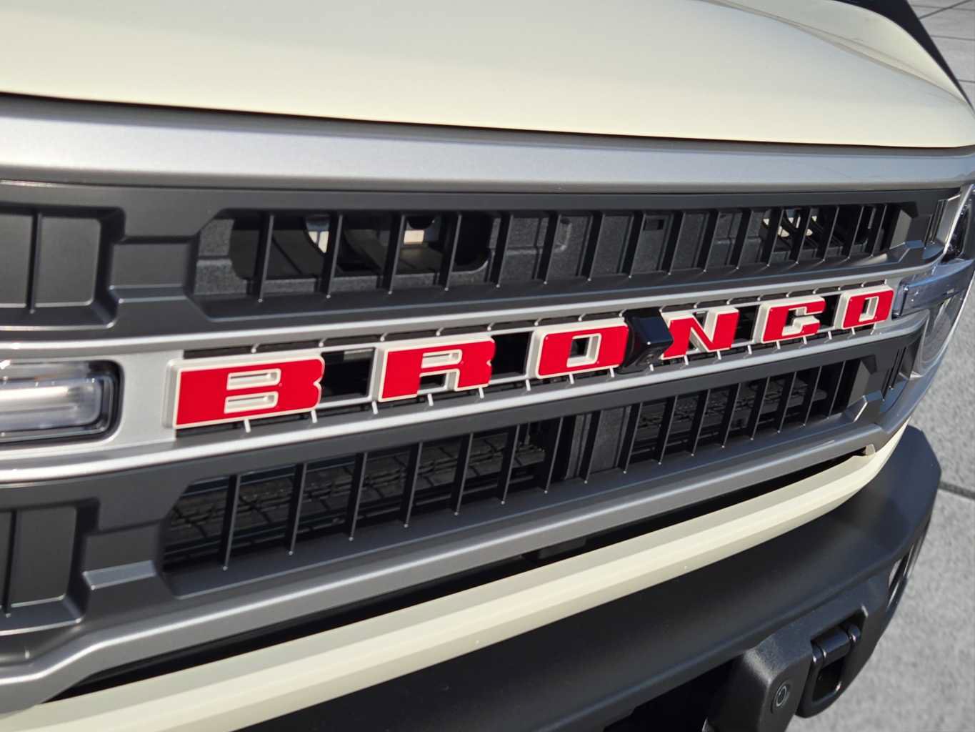 New 2026 Ford Bronco Outer Banks w/ Sasquatch Package AWD/4WD image 17