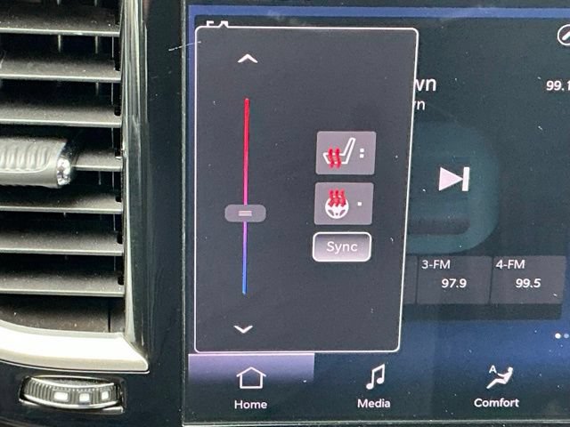 Used 2024 Chrysler Pacifica Touring-L FWD image 23