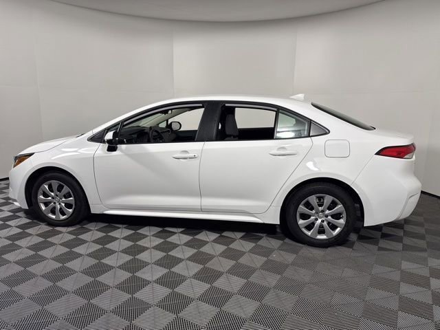 Used 2024 Toyota Corolla LE FWD image 4