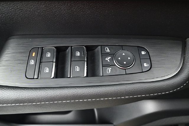 Used 2025 Nissan Armada PRO-4X w/ Pro-4X Premium Package AWD/4WD image 11