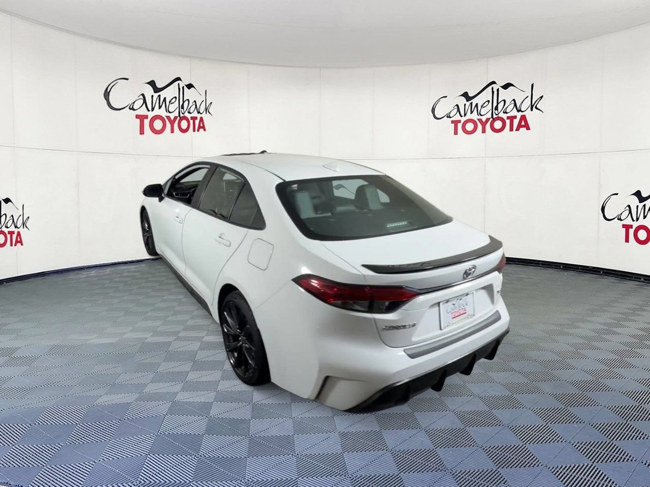 Used 2024 Toyota Corolla XSE FWD image 9