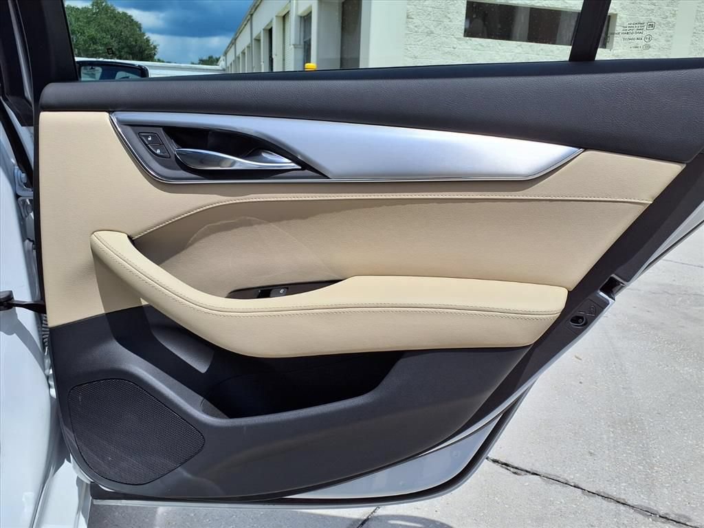 Used 2023 Cadillac CT5 Luxury RWD image 12
