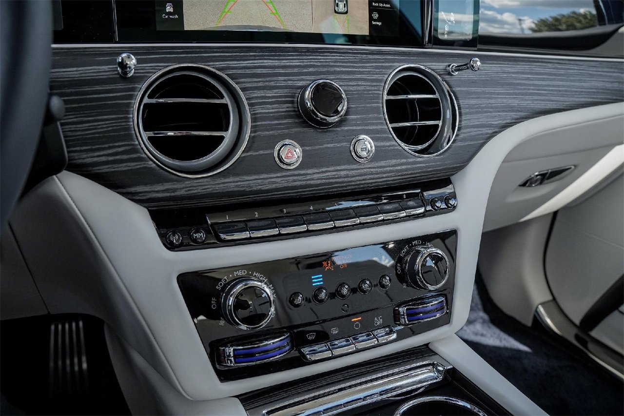 New 2025 Rolls-Royce Ghost image 32