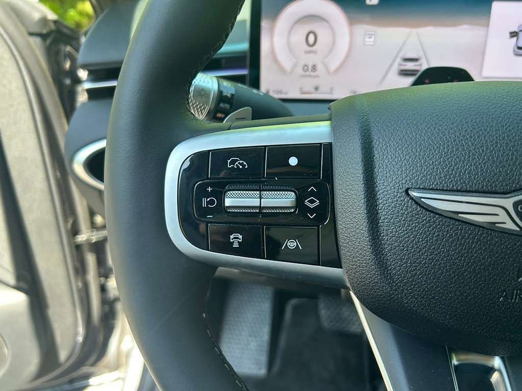 Used 2026 Genesis GV70 2.5T AWD/4WD image 8