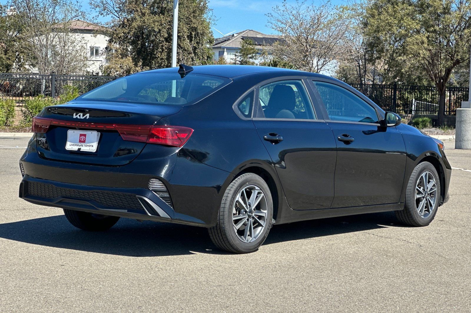 Used 2024 Kia Forte LXS FWD image 4