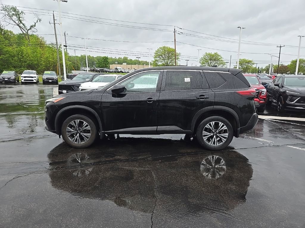 Used 2023 Nissan Rogue SV AWD/4WD image 2
