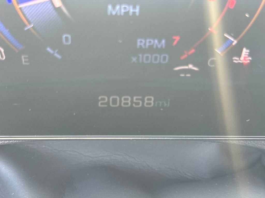 Used 2025 Chevrolet Traverse LT image 23