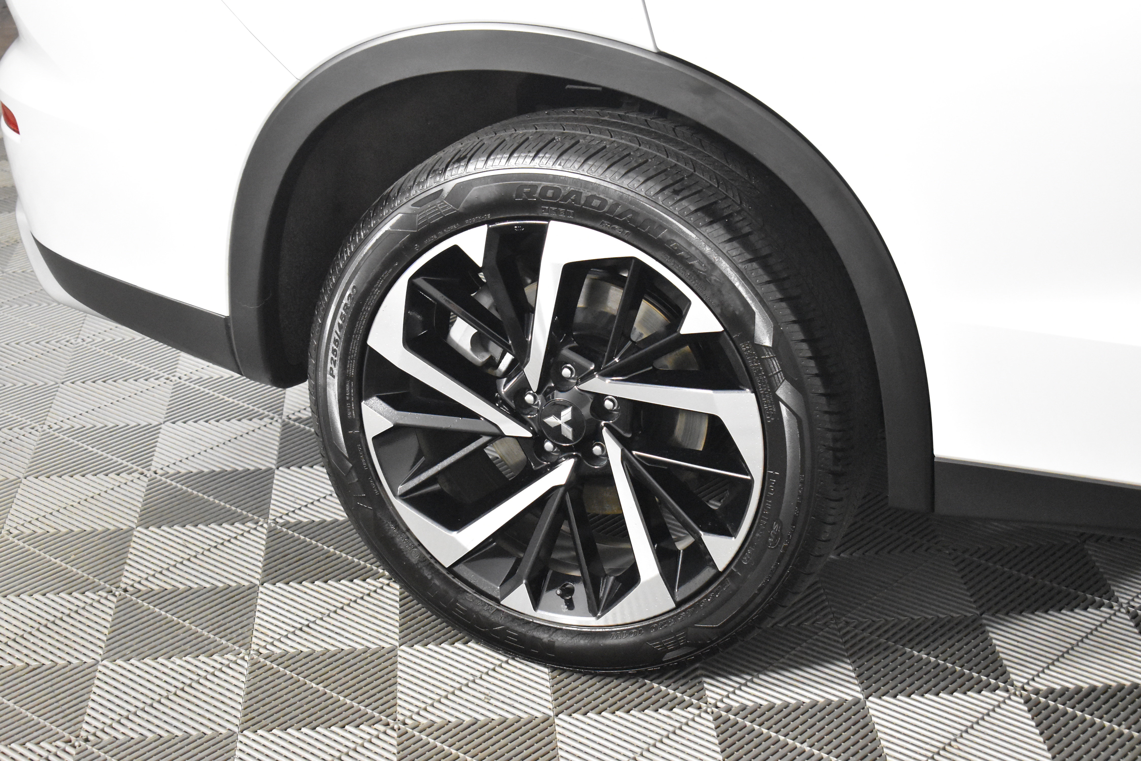 Used 2024 Mitsubishi Outlander SE image 54