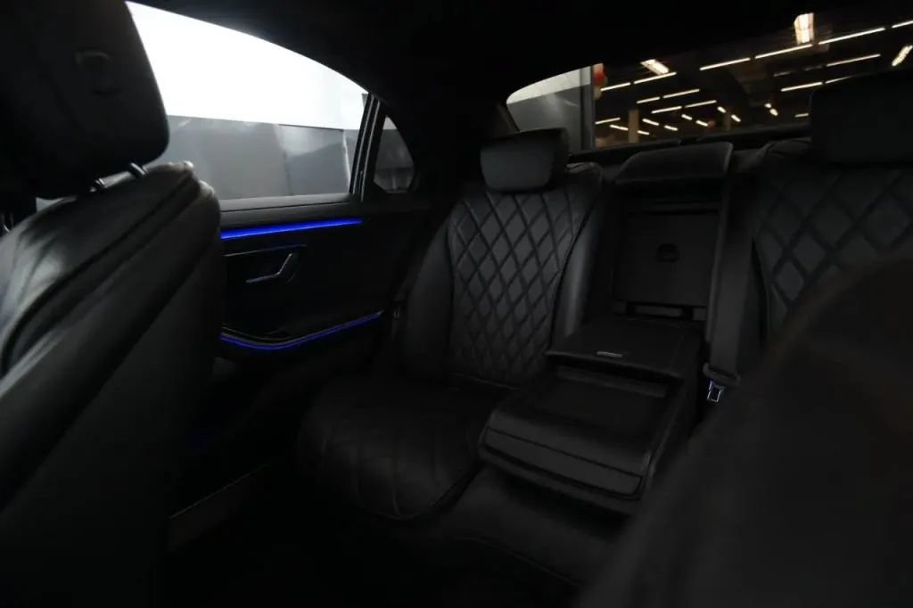 Used 2022 Mercedes-Benz S 580 4MATIC Sedan w/ AMG Line Package image 38