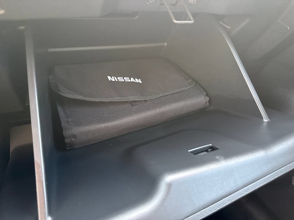 Used 2018 Nissan Kicks SV FWD image 35