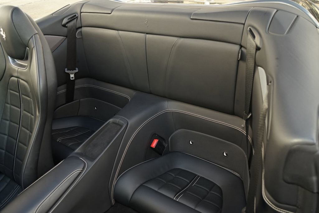 Used 2019 Ferrari Portofino image 13