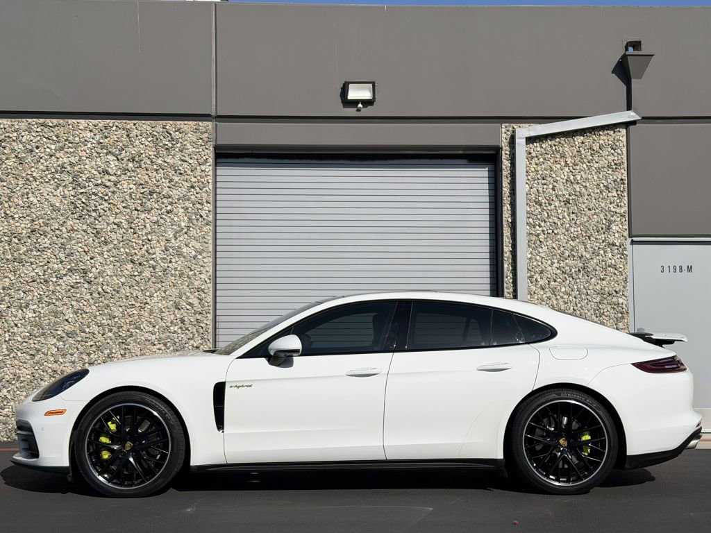 Used 2018 Porsche Panamera 4 w/ Premium Package AWD/4WD image 10