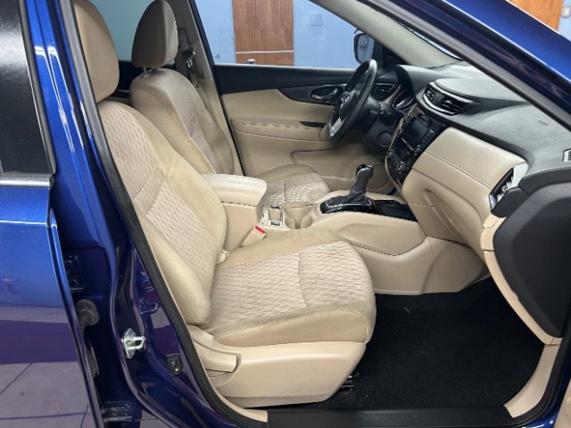 Used 2019 Nissan Rogue SV w/ Premium Package FWD image 10