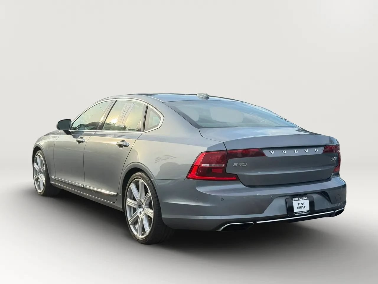 Used 2018 Volvo S90 T6 Inscription w/ Convenience Package AWD/4WD image 7