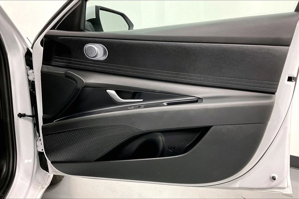 Used 2026 Hyundai Elantra Blue image 22