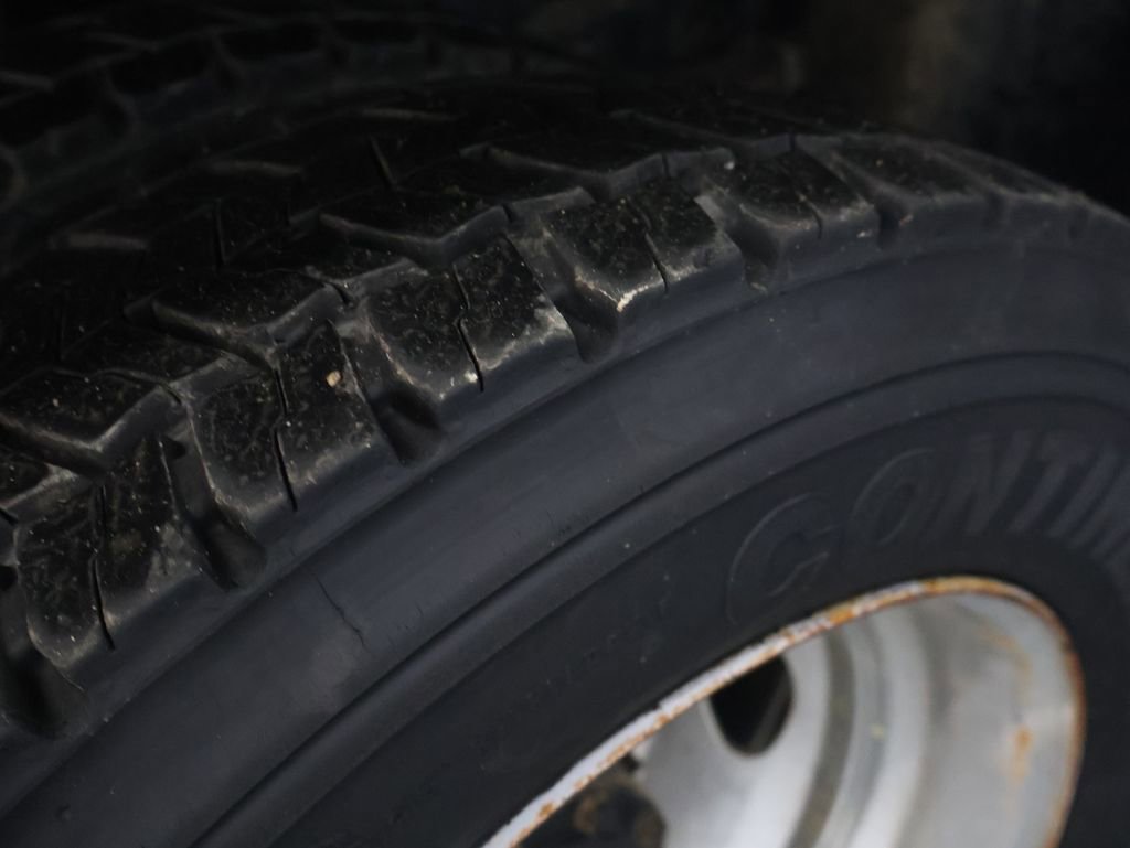 Used 2015 Ford F550 2WD Regular Cab Super Duty image 27