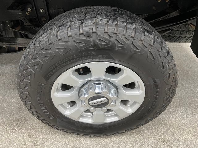 Used 2023 Ford F250 XLT w/ Camper Package AWD/4WD image 16