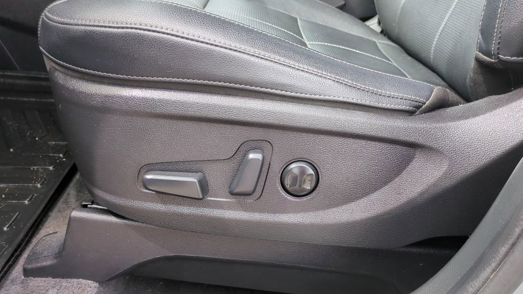 Used 2022 Kia Telluride EX w/ EX Premium Package image 12