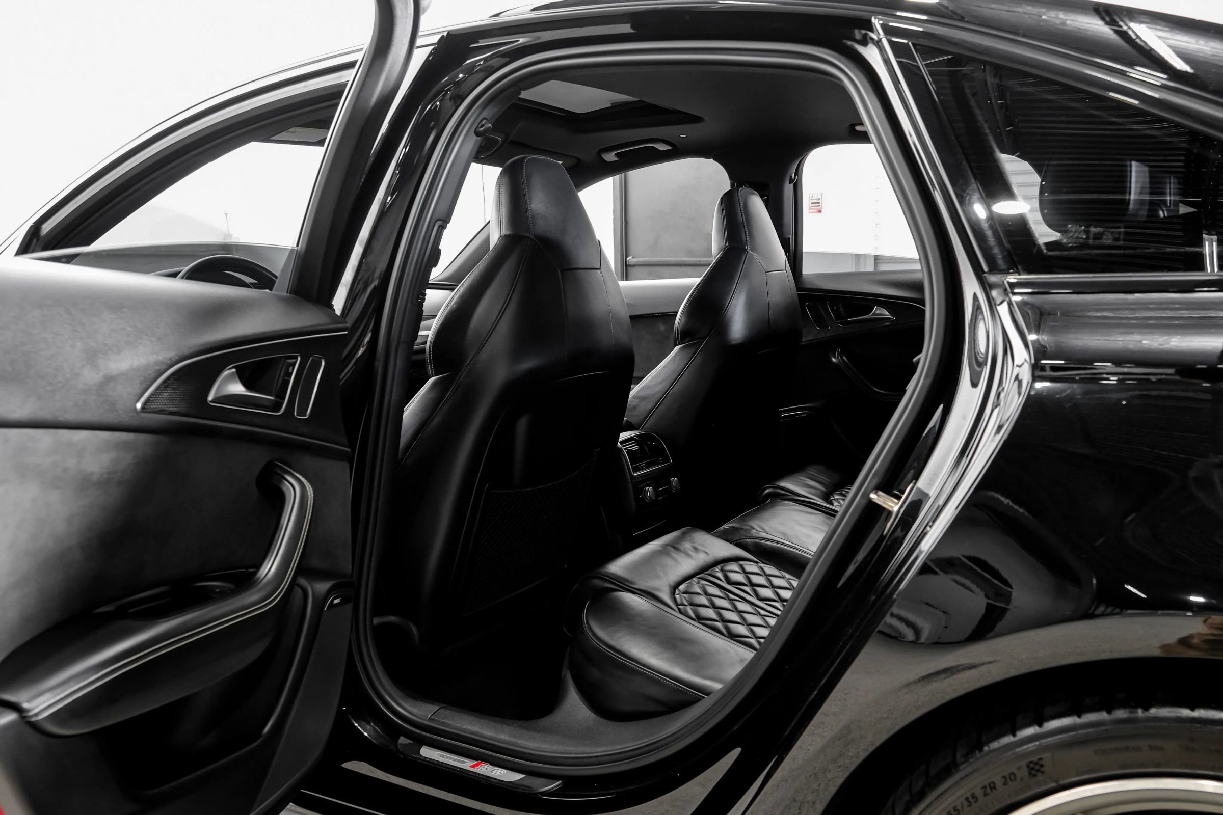 Used 2018 Audi S6 Premium Plus w/ S Sport Package AWD/4WD image 46