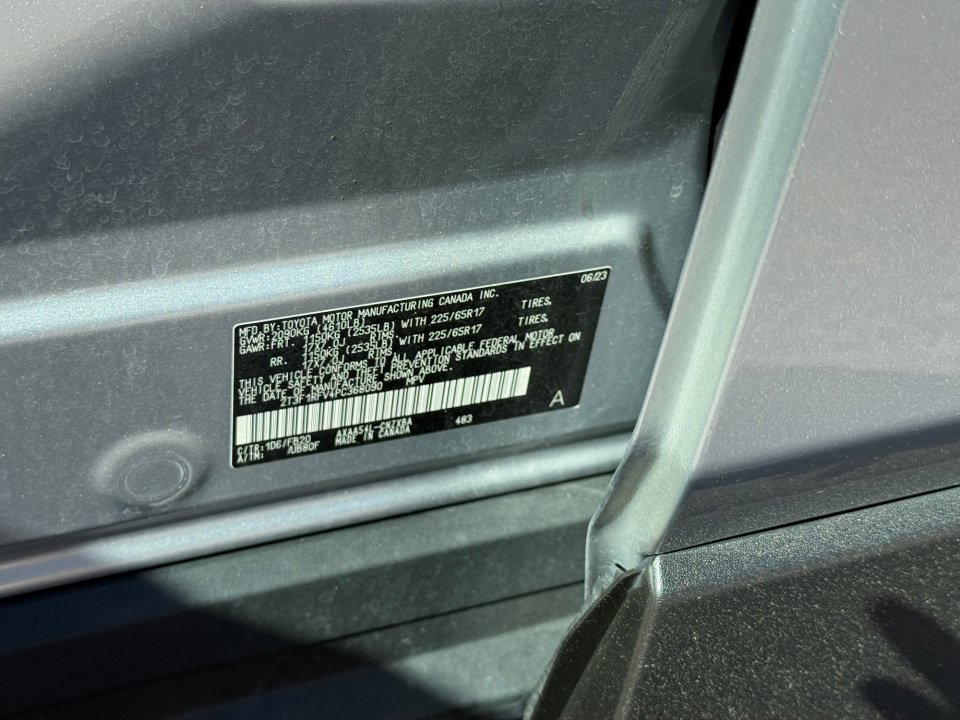 Used 2023 Toyota RAV4 LE AWD/4WD image 39