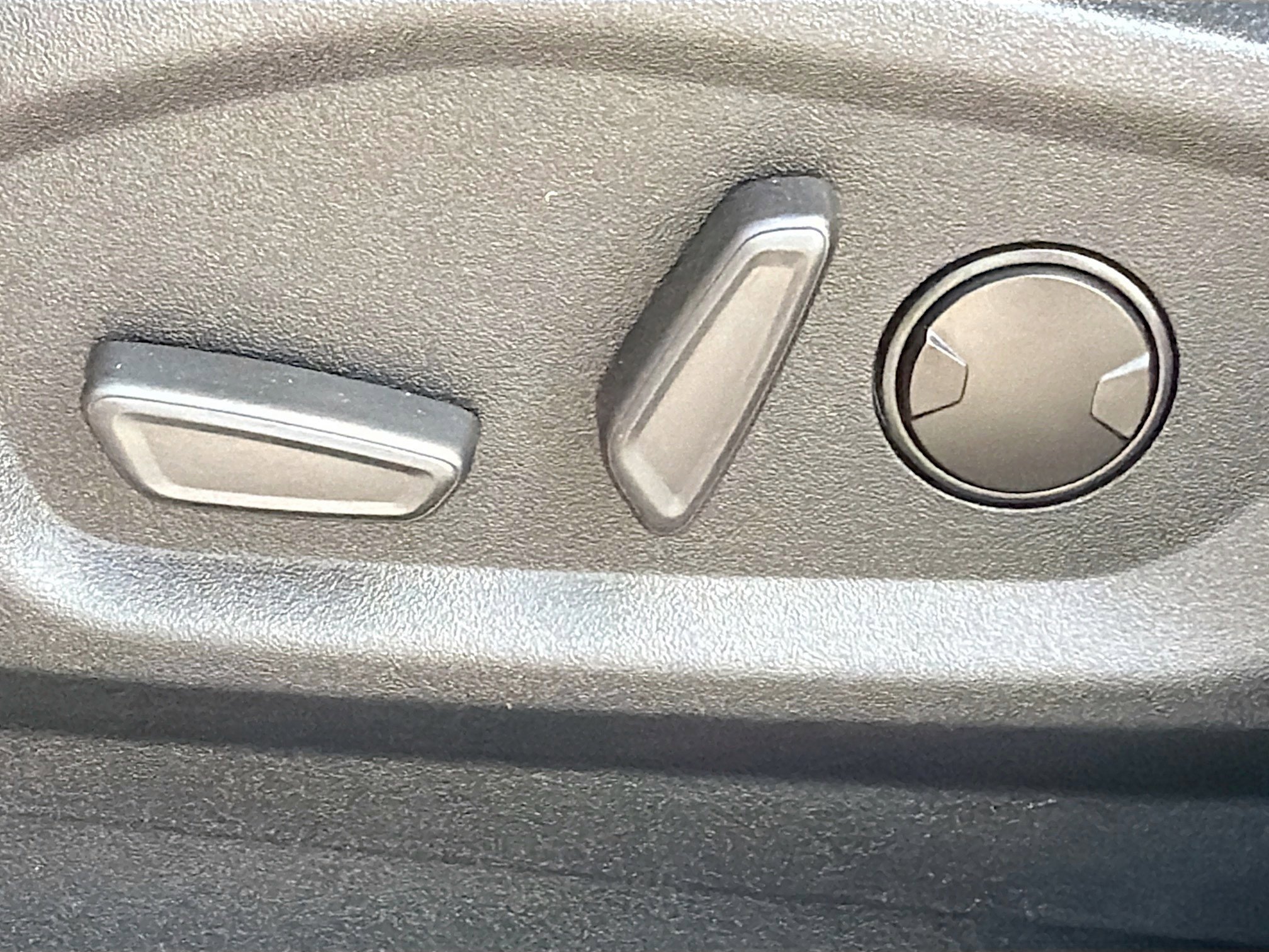 Used 2022 Ford Edge ST-Line image 24