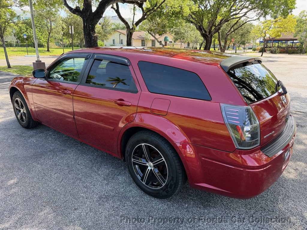 Used 2005 Dodge Magnum SE RWD image 19