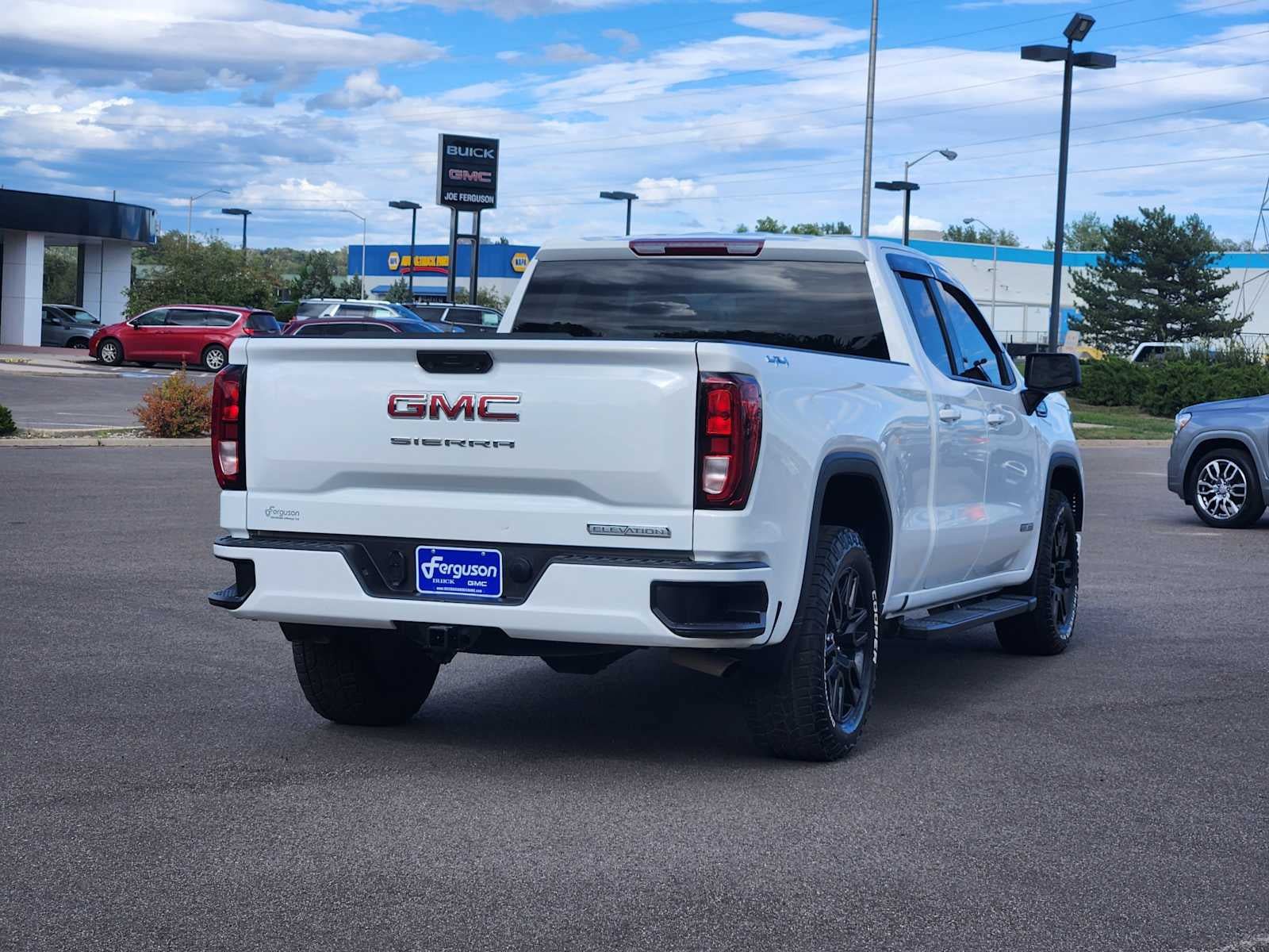 Used 2024 GMC Sierra 1500 Elevation AWD/4WD image 3