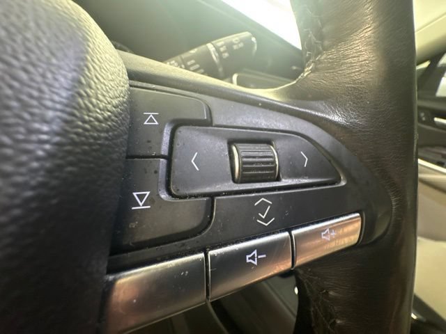 Used 2021 Cadillac XT4 Luxury w/ Cold Weather Package FWD image 20