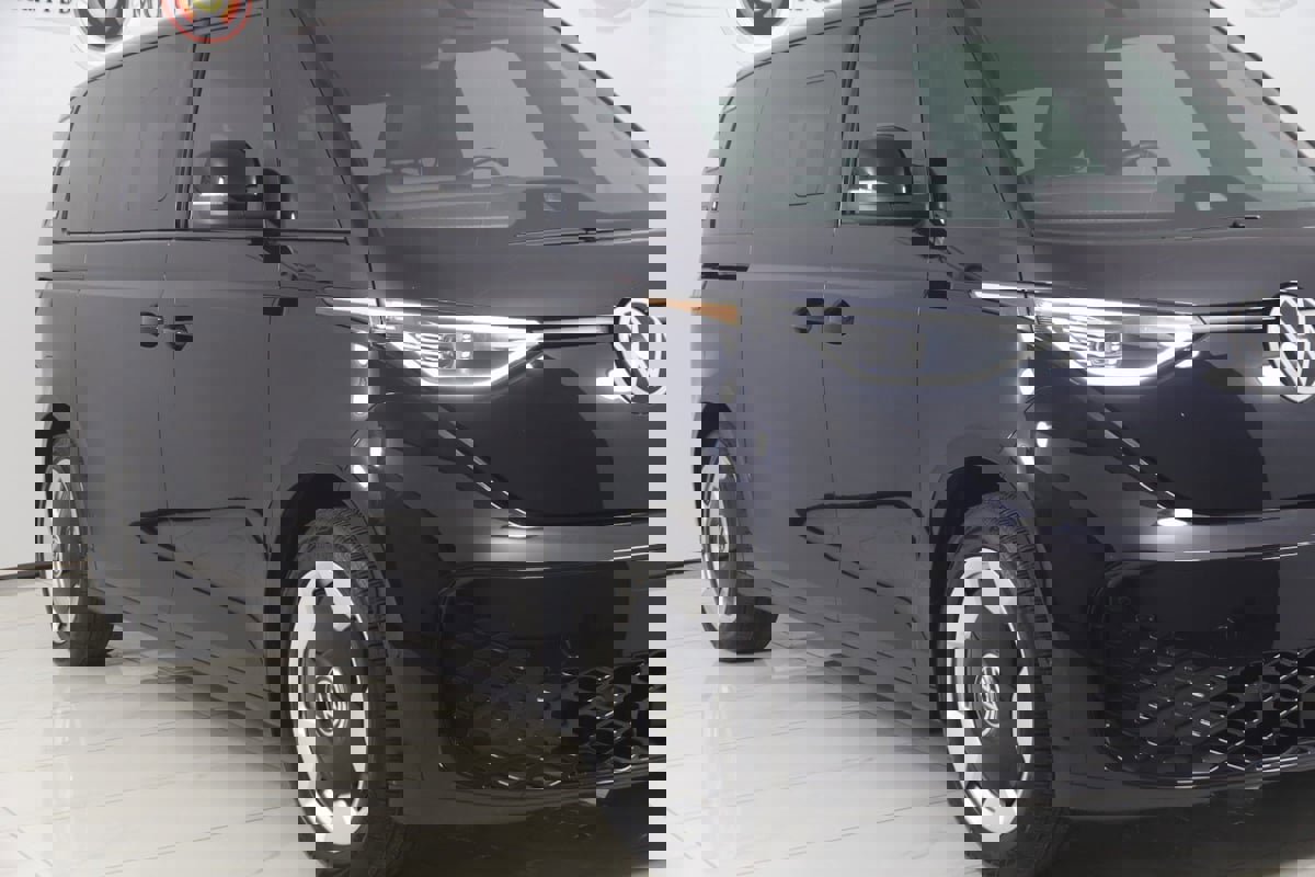 Used 2025 Volkswagen ID. Buzz Pro S image 44