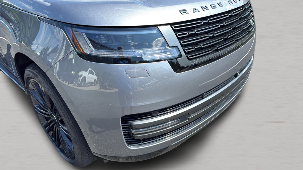 Used 2025 Land Rover Range Rover Long Wheelbase SE AWD/4WD image 10