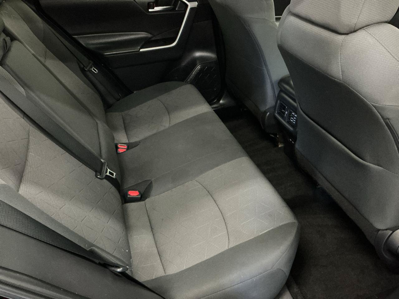 Used 2022 Toyota RAV4 XLE AWD/4WD image 11