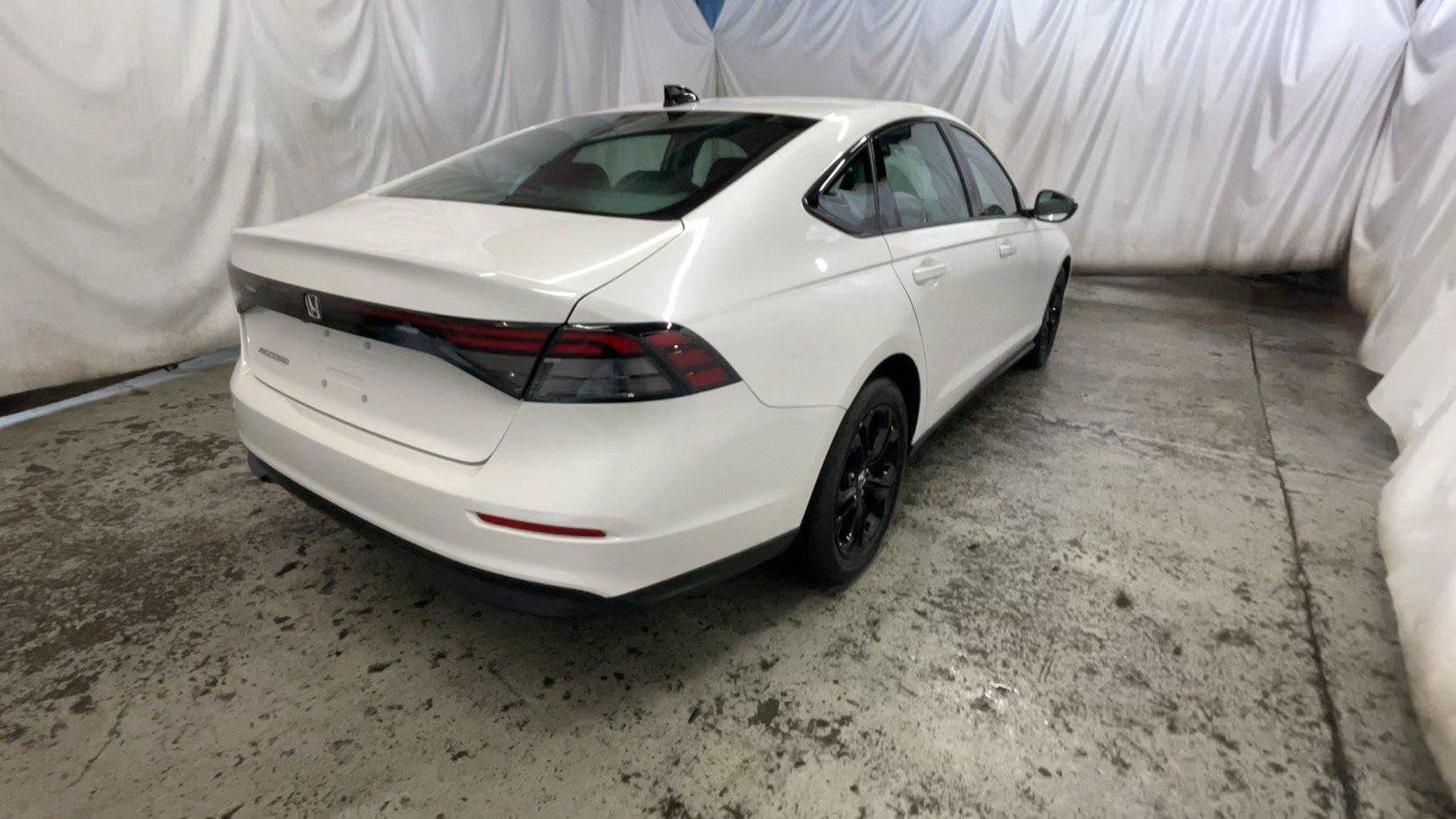 Used 2025 Honda Accord SE image 6