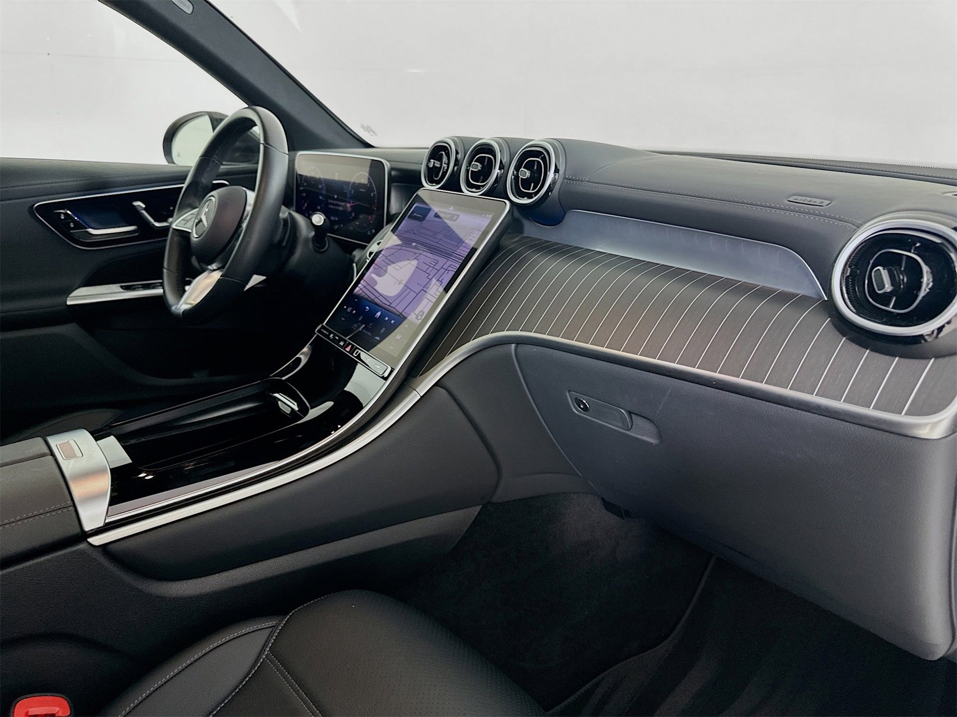 Certified 2024 Mercedes-Benz GLC 300 4MATIC image 32