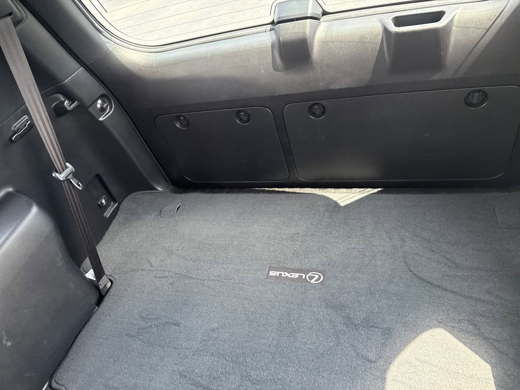 Used 2022 Lexus GX 460 w/ Accessory Package AWD/4WD image 39