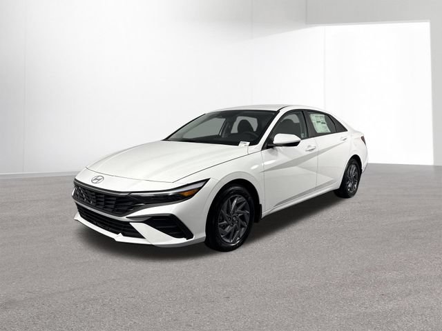 Used 2025 Hyundai Elantra Hybrid FWD image 12